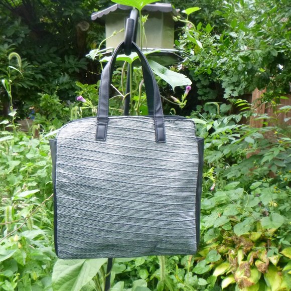 Yankee Candle zodiac tealight candle holders with tealights and tote - Picture 2 of 15